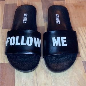 Schutz Follow Me black and white flats